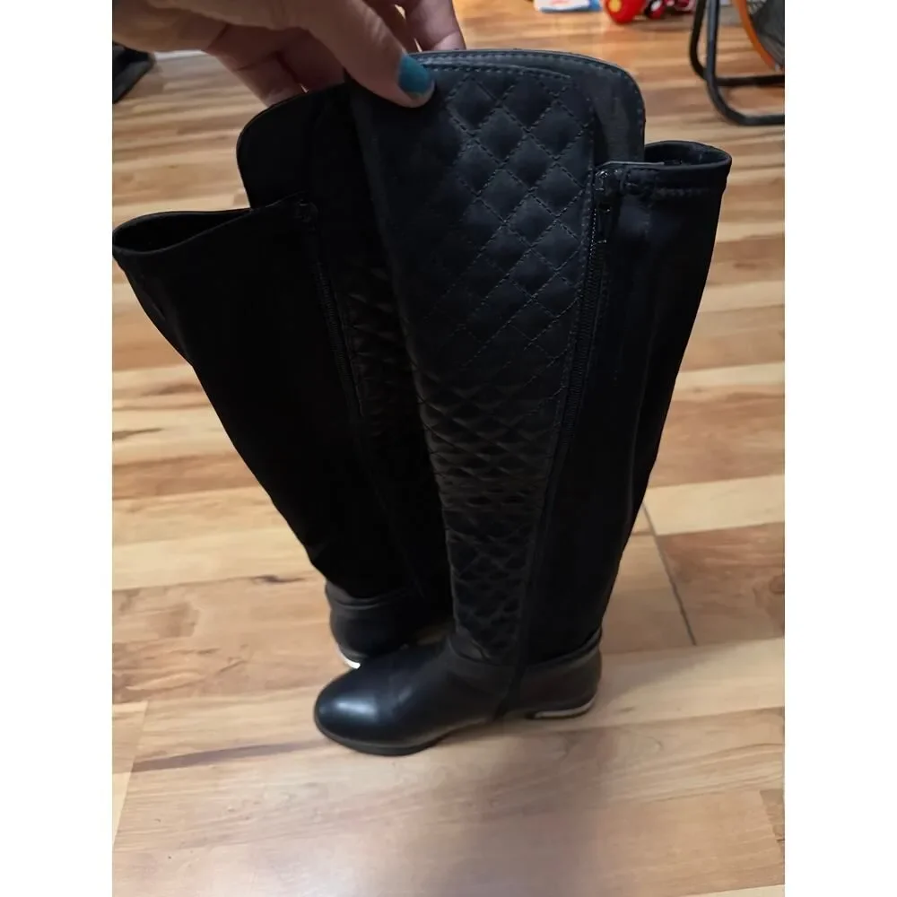 Shoedazzle Black Annabeth Quilted Flat Boots Size 9